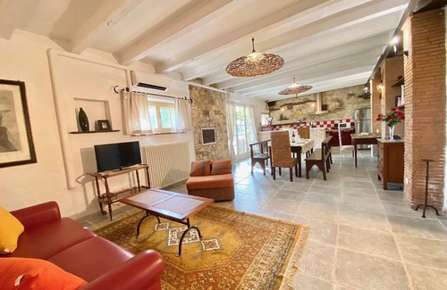 Pomarance Apartment | Apartment with large living room and panoramic garden terrace