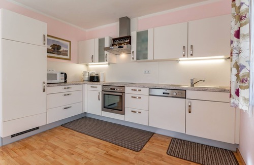 Muhldorf Apartment | Apartment with large terrace and garden