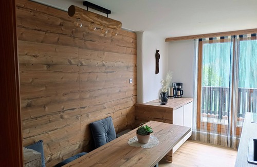 Dellach im Drautal Apartment | Apartment with mountain views. Newly renovated apartment with terrace and balcony.