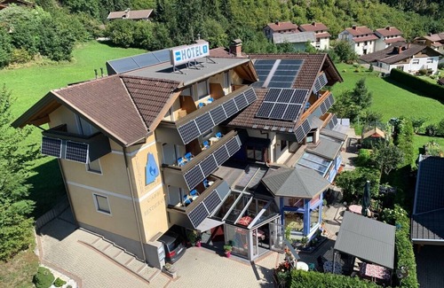 Flattach Apartment | Apartment with mountain views for 4 to 6 people