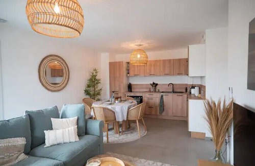 Antibes Apartment | Apartment with mountain views in Antibes