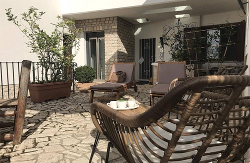 Sermoneta Apartment | Apartment with pool use, terrace, historical centre, for family