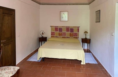 Pontremoli Apartment | Apartment with riverside terrace and relaxation area