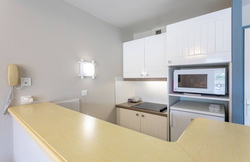 Treboul Apartment | Apartment with Sea View, Shared Pool and Wi-Fi