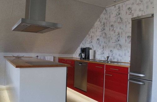 Spenge Apartment | Apartment with south-facing balcony in a 2 family house