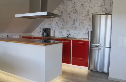 Spenge Apartment | Apartment with south-facing balcony in a 2 family house