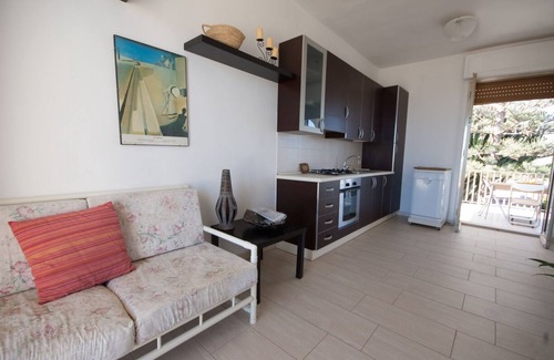 Donnalucata Apartment | Apartment with terrace, sea view, directly on the sandy beach, wifi, max. 4 pers.