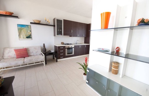 Donnalucata Apartment | Apartment with terrace, sea view, directly on the sandy beach, wifi, max. 4 pers.