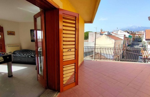 Belpasso Apartment | Apartment with terrace on the slopes of Mount Etna