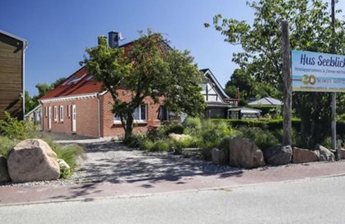 Puttgarden Apartment | Apartment with terrace - App 1 - Hus lake view