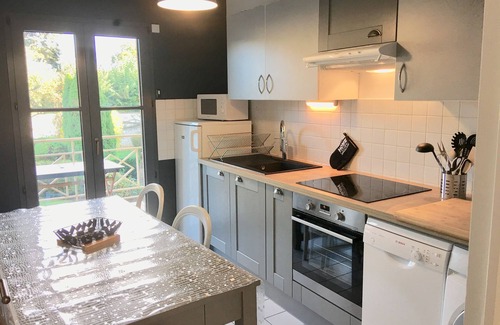 Chartres Apartment | Apartment with terrace and garage in the center of Chartres.