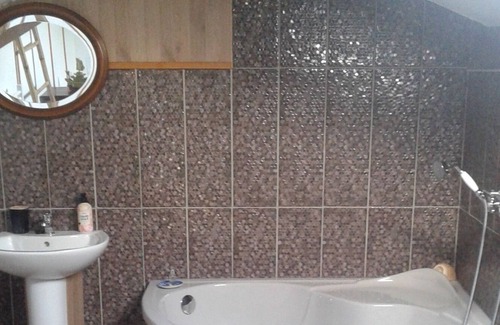 Exideuil Apartment | Apartment with terrace in a large wooded property on the banks of the Vienne