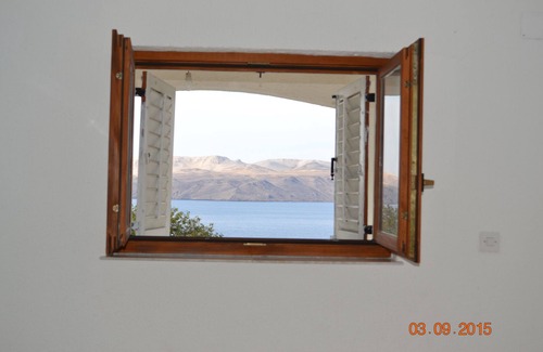 Karlobag Apartment | Apartment with terrace, sea and mountain views, climate, barbecue, close to the beach (30m)