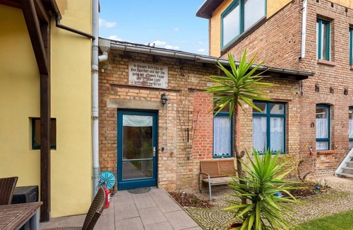 Naumburg Apartment | Apartment with two completely separate units, terrace and garden