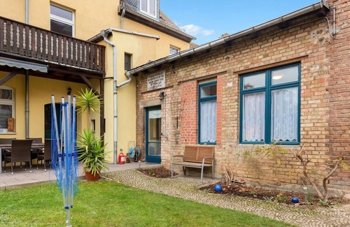 Naumburg Apartment | Apartment with two completely separate units, terrace and garden