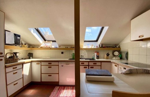 Grinzing Apartment | Apartment 'Wohnen In Wien' with Private Terrace and Wi-Fi