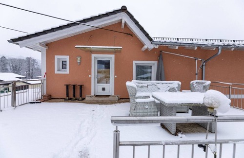 Laakirchen Apartment | Apartment 'Wohnung Am Stadtrand' with Private Terrace, Balcony and Wi-Fi