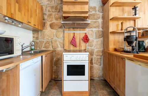Stadt Wehlen Apartment | Apartment 'Wohnung Auf Dem Buschholz' with Mountain View, Private Terrace and Wi-Fi