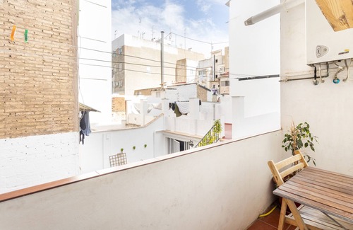 Benicalap Apartment | Apartment 'Zona Doctor Peset - B' with Balcony, Wi-Fi and Air Conditioning