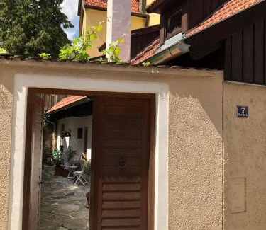 Spitz Apartment | APARTMENT ZUM ROTEN TOR