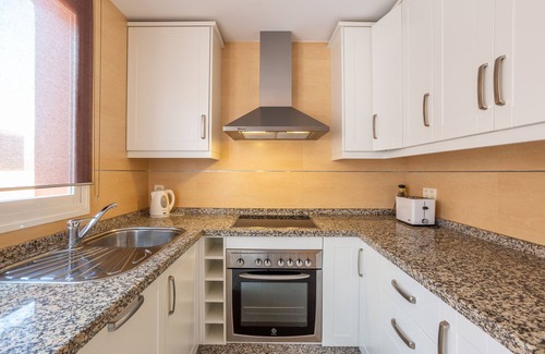 Torrox Costa Apartment | Apartmento en Torrox Costa with Mountain View, Sea View, Pool, Jacuzzi, Wi-Fi, A/C, Terrace & Garden