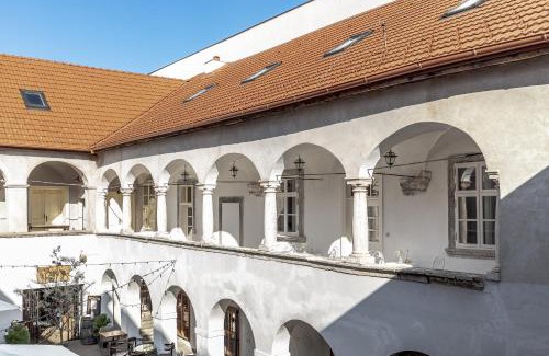 Trnava Apartment | Apartments 1620yr Trnava