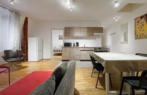 Marzahn Apartment | Apartments-Alt-Marzahn