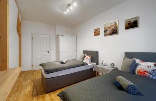 Marzahn Apartment | Apartments-Alt-Marzahn