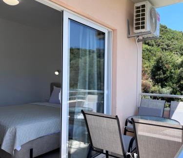 Utjeha Resort | Apartments Aura