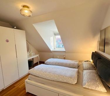 Western Ring Area Apartment | Apartments Braunschweig - Charlys Home - Küche - Fachwerk - Familie