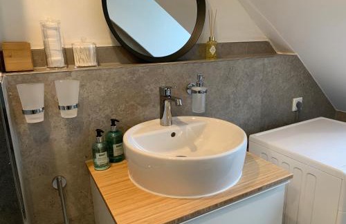 Western Ring Area Apartment | Apartments Braunschweig - Charlys Home - Küche - Fachwerk - Familie