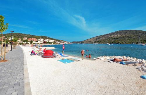 Vinisce Apartment | Apartments by the sea Vinisce, Trogir - 4288