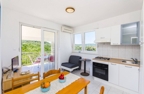 Necujam Apartment | Apartments Kažimir (45981-A3) - Necujam - island Solta