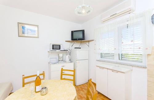 Sucuraj Apartment | Apartments Rose (47571-A2) - Sucuraj - island Hvar