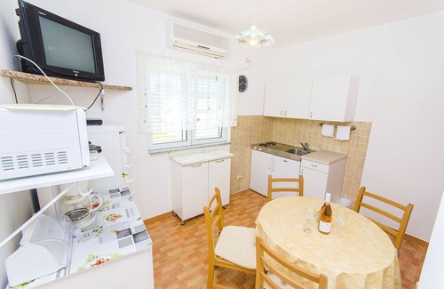 Sucuraj Apartment | Apartments Rose (47571-A2) - Sucuraj - island Hvar