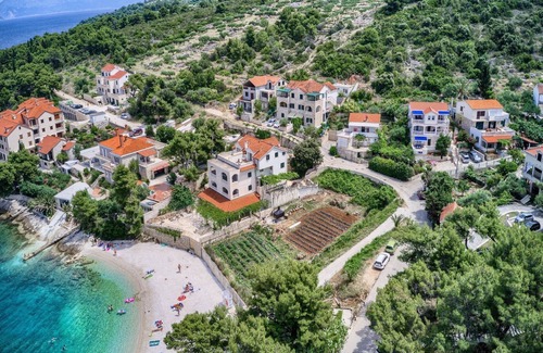 Postira Apartment | Apartments Ivo - Three bedroom apartment with terrace and sea view (A1)
