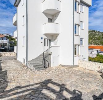 Marina Apartment | Apartments Jakov