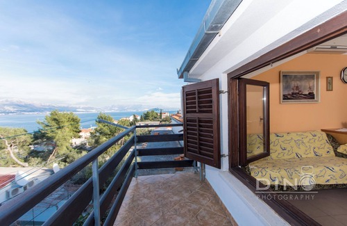 Arbanija Apartment | Apartments Lela next to the beach