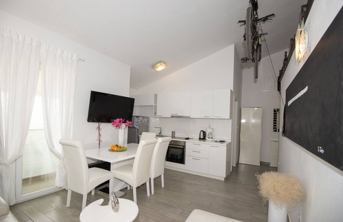 Salatic Apartment | Apartments Mali Nono