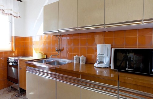 Kornic Apartment | Apartments Mane, (15236), Kornić, Croatia