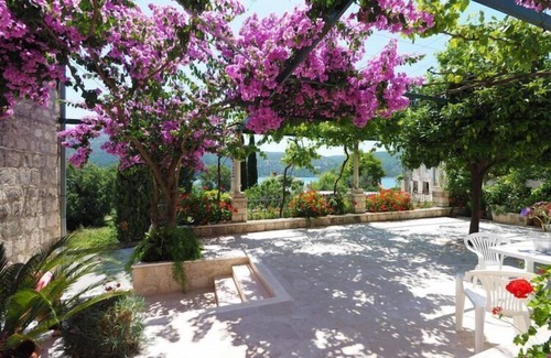 Slano Apartment | Apartments & Room Eva Slano - Double Room with Balcony and Sea View (Kamara)