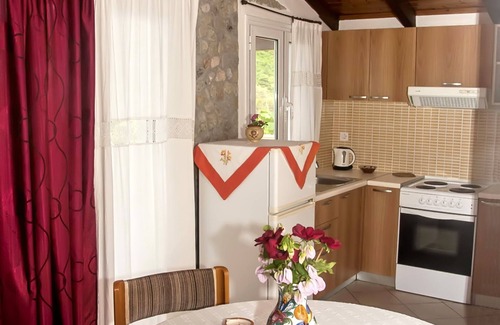 Sinarades Apartment | Apartments "Tonia" in Pelekas beach