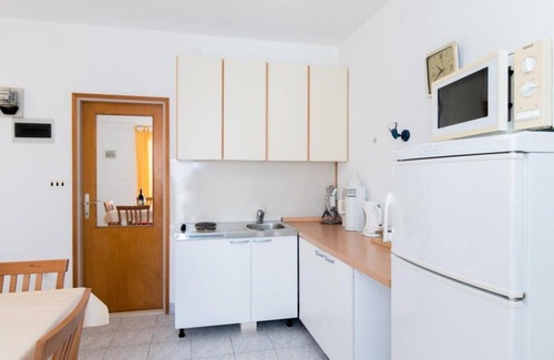 Postira Apartment | Apartments Veve - One Bedroom Apartment with Terrace Sea View(Nensi) (ST)