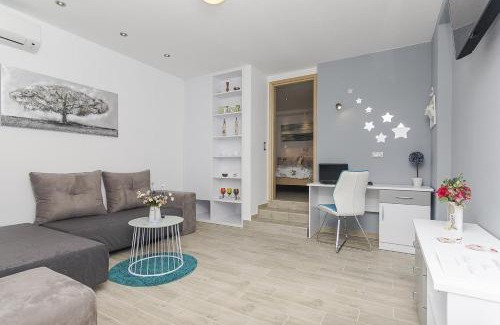 Brela Apartment | Apartments with parking space Brela, Makarska - 11687
