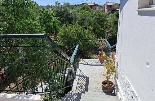 Kompi Apartment | Apartments with tavern above Peroulia beach near Koroni