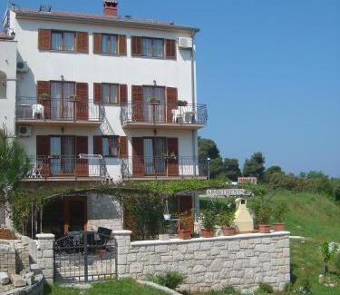 Vrsar Apartment | Apartments with WiFi Vrsar, Porec - 17473