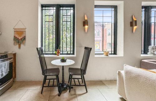 Society Hill Apartment | Apartmint at South St - Philadelphia