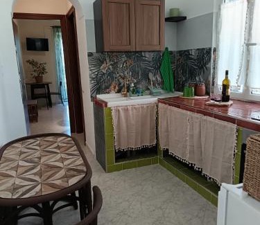 Nerola House | Ape Regina