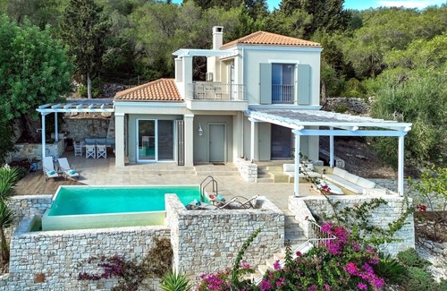 Katsimatika Villa | Apeiron II Villa - Modern, Pool, walk to Gaios