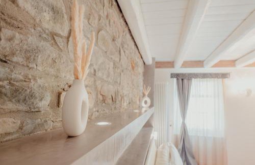 Trieste Old Town Apartment | Aphrodite Luxury APT with Jacuzzi